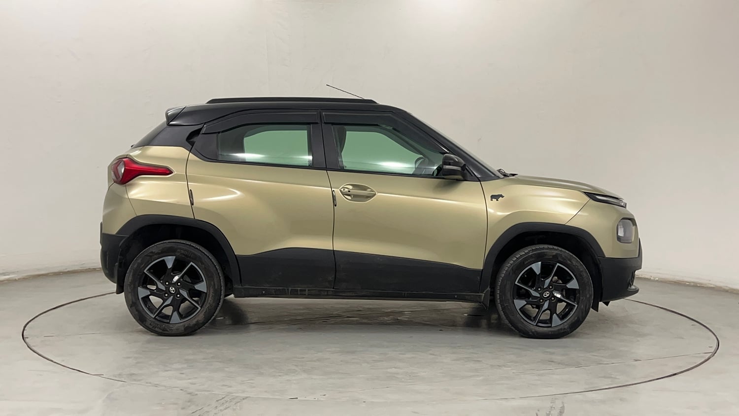 Used 2022 Tata Punch Kaziranga Creative MT Petrol Manual exterior RIGHT SIDE VIEW