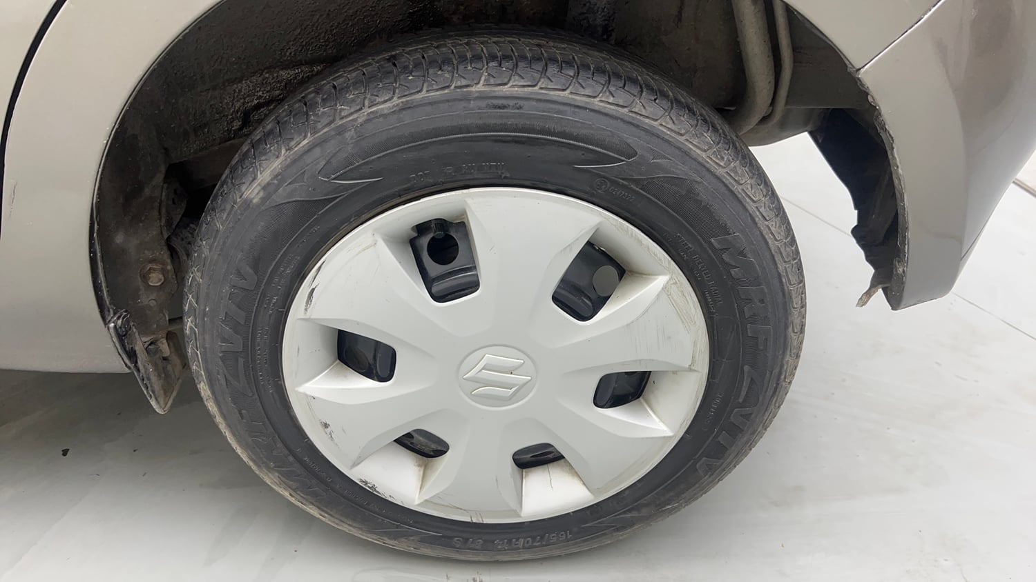 Used 2019 Maruti Suzuki Wagon R ZXi 1.2 AMT Petrol Automatic tyres LEFT REAR TYRE RIM VIEW