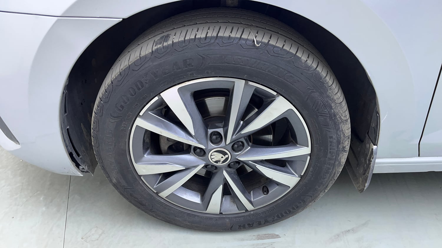 Used 2022 Skoda Slavia Style 1.0L TSI AT Petrol Automatic tyres LEFT FRONT TYRE RIM VIEW