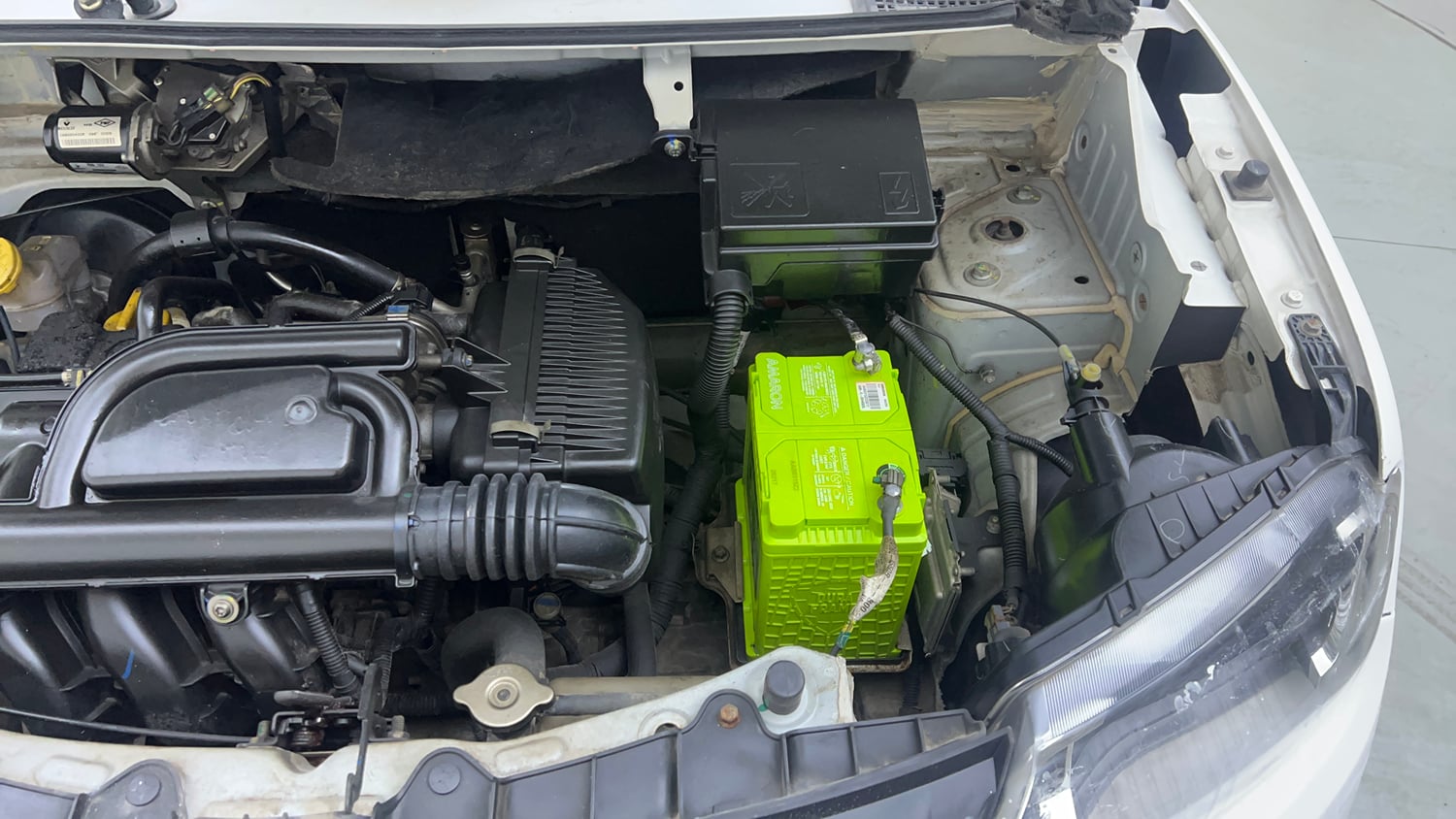 Used 2015 Renault Kwid RXT Petrol Manual engine ENGINE LEFT SIDE VIEW