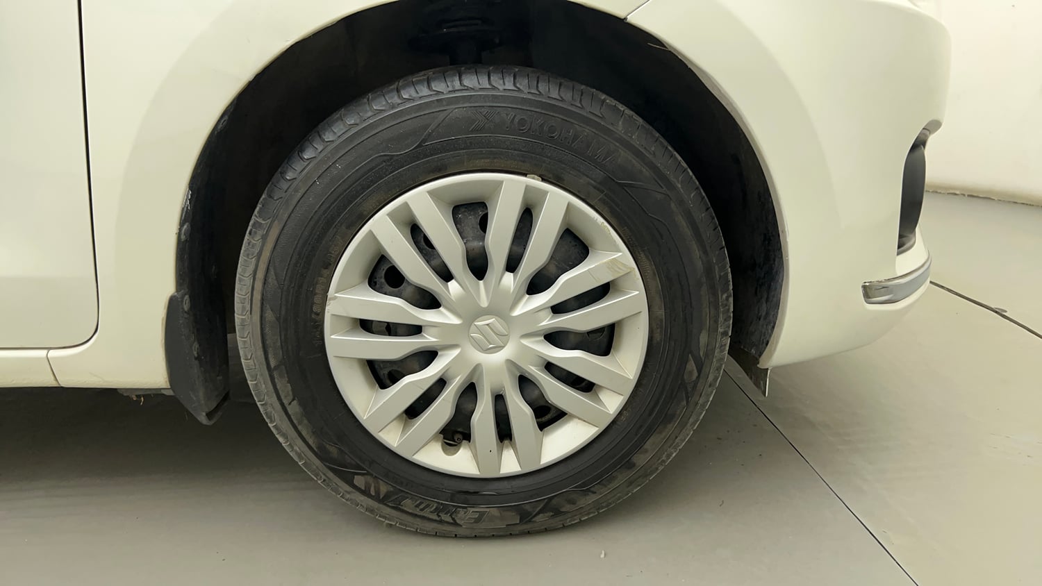 Used 2018 Maruti Suzuki Dzire VXi Petrol Manual tyres RIGHT FRONT TYRE RIM VIEW