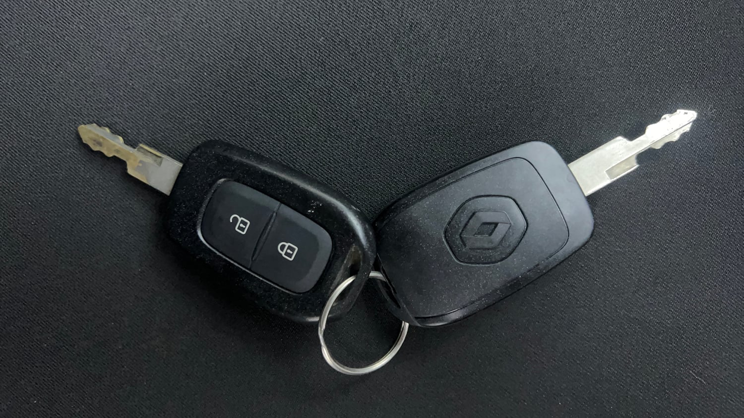Used 2015 Renault Kwid RXT Petrol Manual extra CAR KEY VIEW