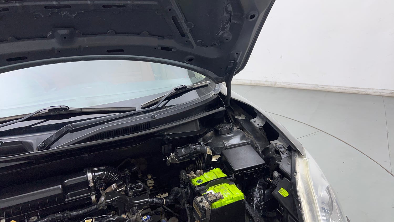 Used 2017 Maruti Suzuki Dzire VXi Petrol Manual engine ENGINE LEFT SIDE HINGE & APRON VIEW