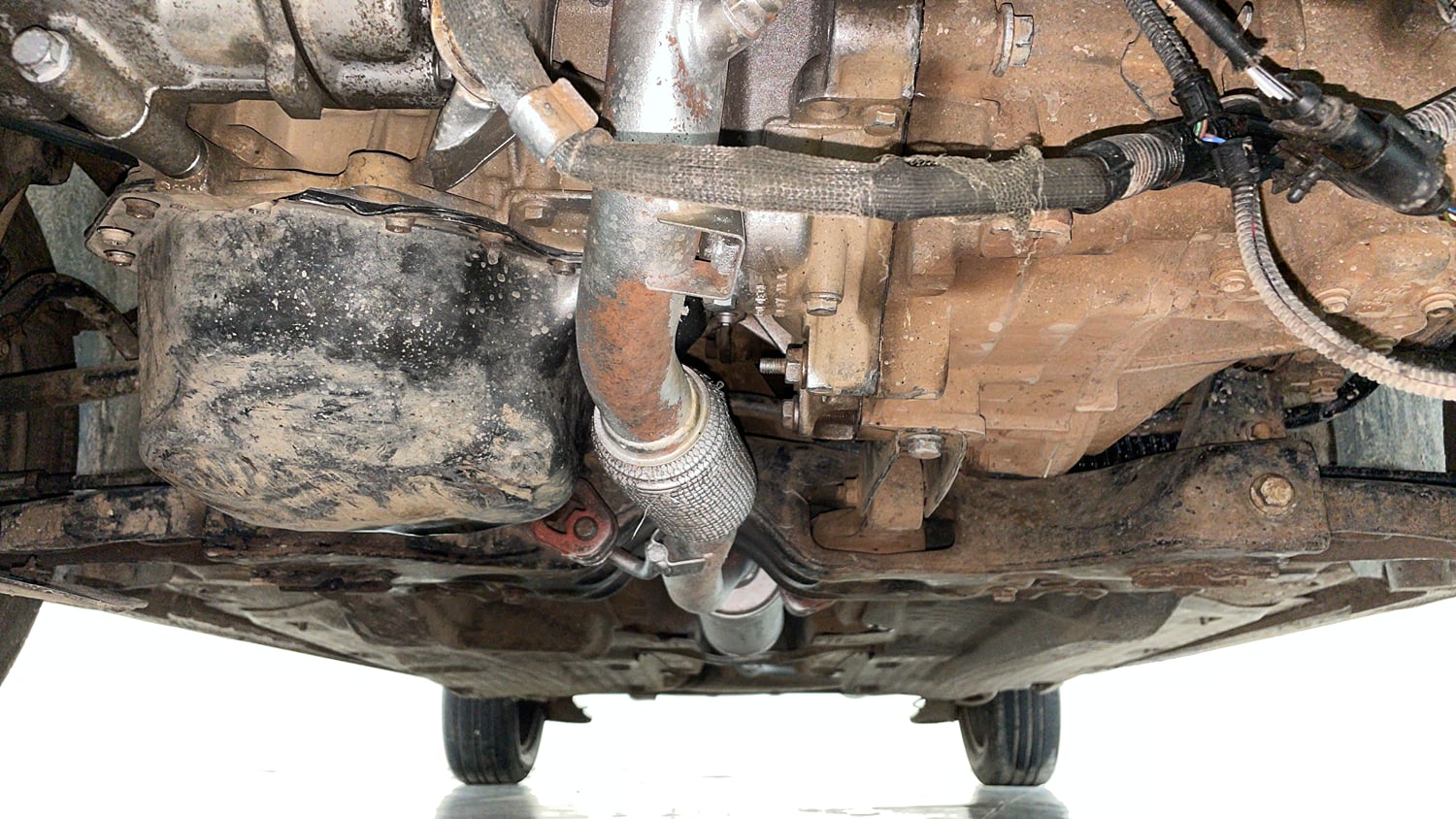 Used 2013 Volkswagen Polo Comfortline 1.2L (P) Petrol Manual extra FRONT LEFT UNDERBODY VIEW