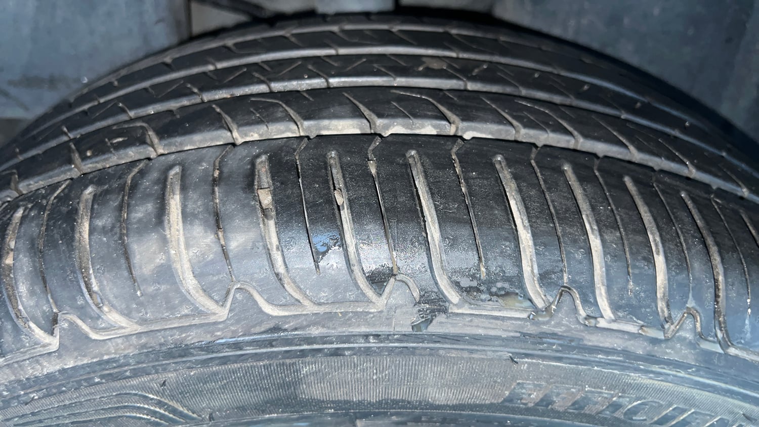 Used 2022 Jeep Compass Model S (O) Diesel 4x4 AT Diesel Automatic tyres RIGHT REAR TYRE TREAD VIEW