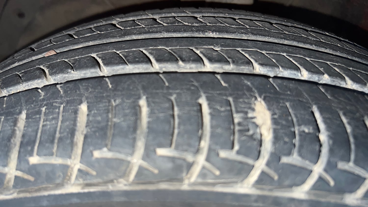 Used 2018 Maruti Suzuki Baleno Delta 1.2 AT Petrol Automatic tyres LEFT FRONT TYRE TREAD VIEW