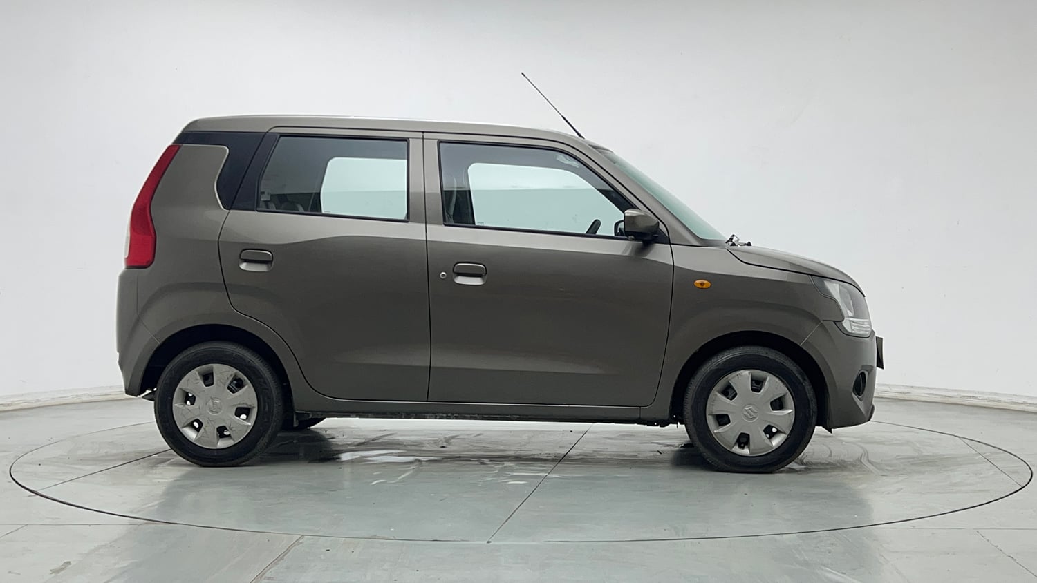 Used 2019 Maruti Suzuki Wagon R 1.0 VXi 1.0 Petrol Manual exterior RIGHT SIDE VIEW