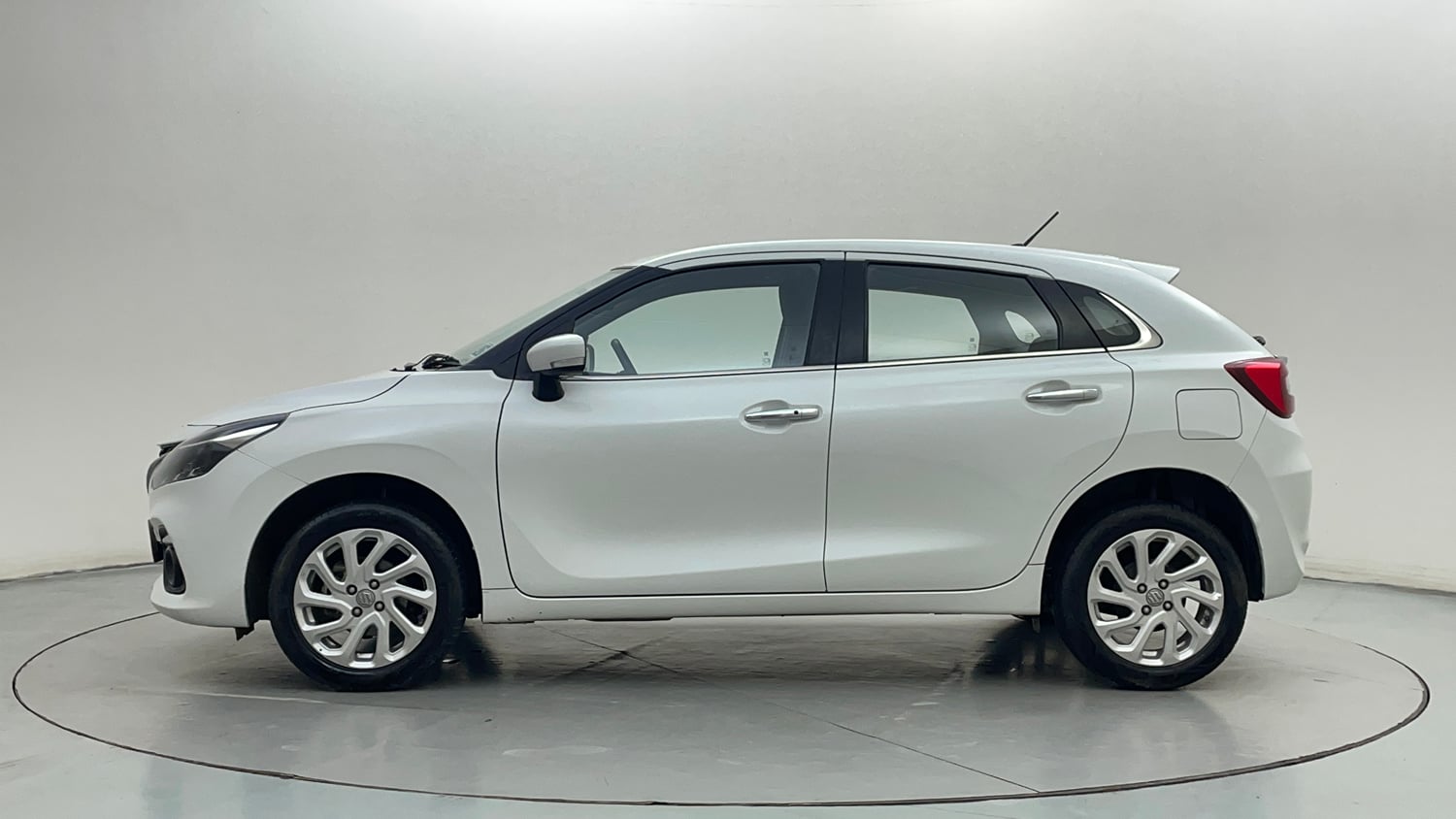 Used 2024 Maruti Suzuki Baleno Zeta AGS Petrol Automatic exterior LEFT SIDE VIEW