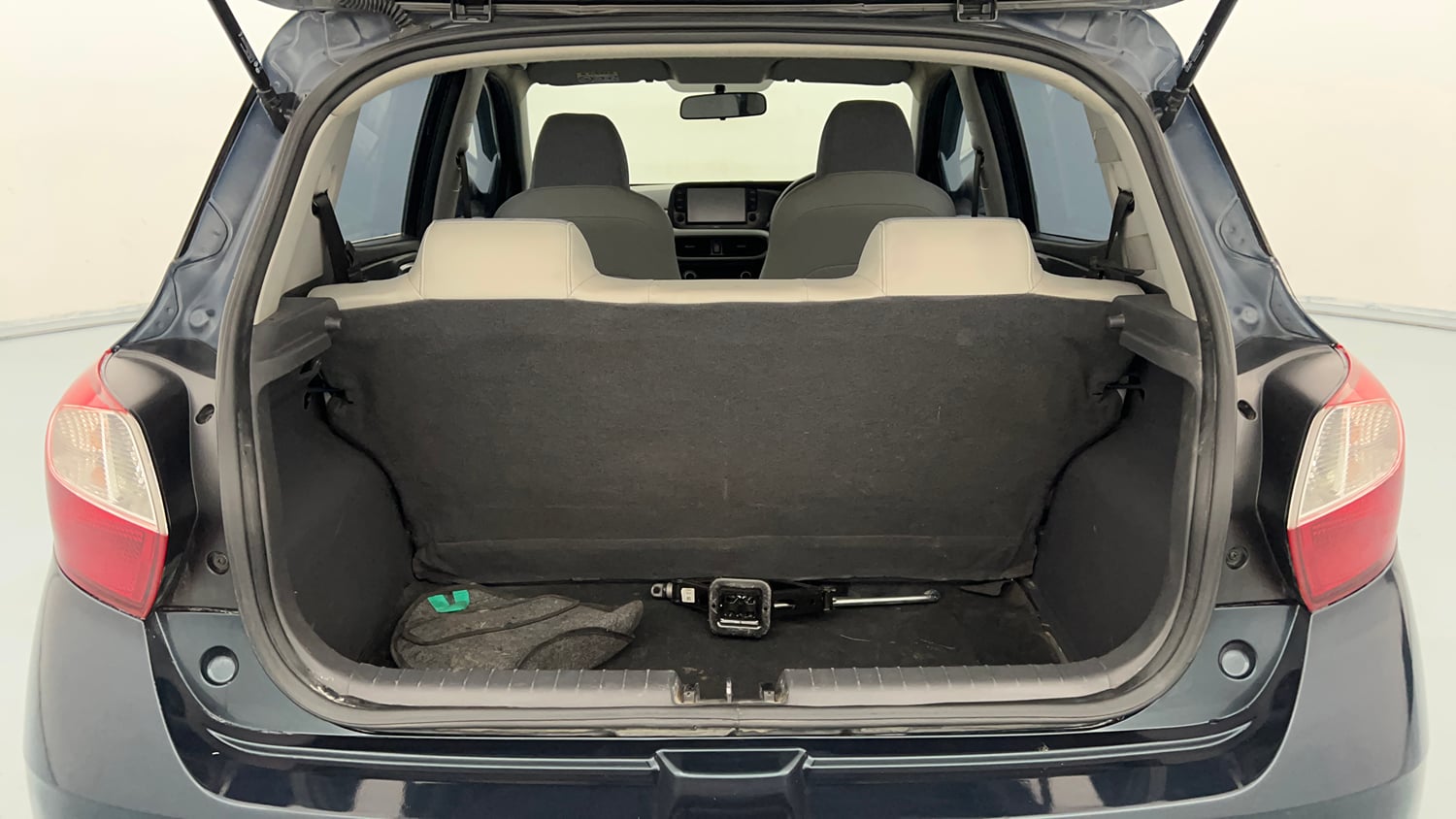 Used 2021 Hyundai Grand i10 Nios Sportz 1.2 Kappa VTVT Petrol Manual interior DICKY INSIDE VIEW