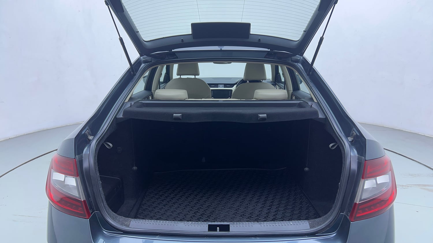 Used 2018 Skoda Octavia 1.8 TSI L&K Petrol Automatic interior DICKY INSIDE VIEW