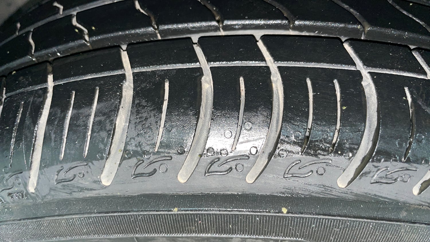 Used 2018 Maruti Suzuki Baleno Alpha 1.2 AT Petrol Automatic tyres LEFT FRONT TYRE TREAD VIEW