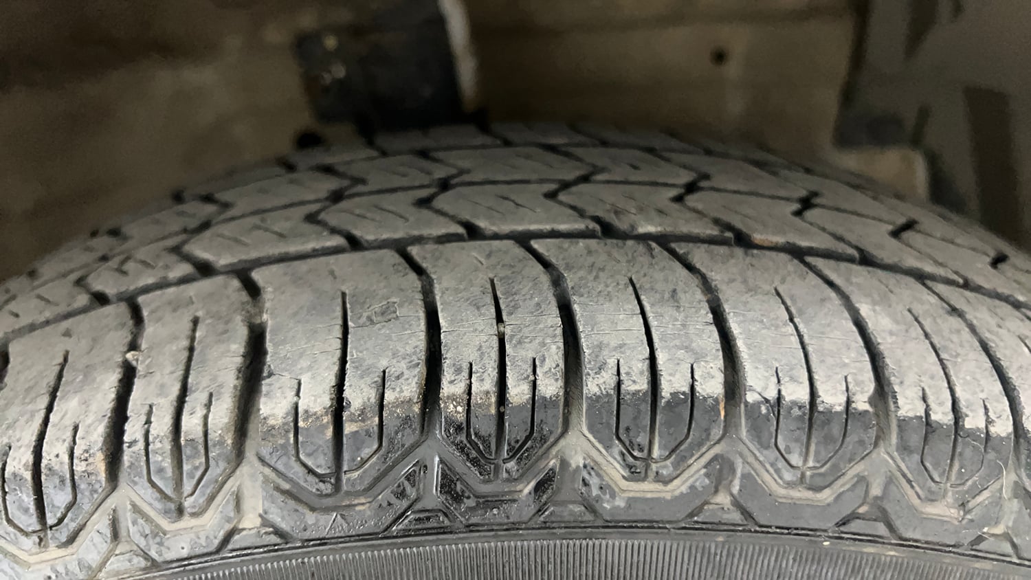 Used 2012 Maruti Suzuki Swift VXi Petrol Manual tyres RIGHT FRONT TYRE TREAD VIEW