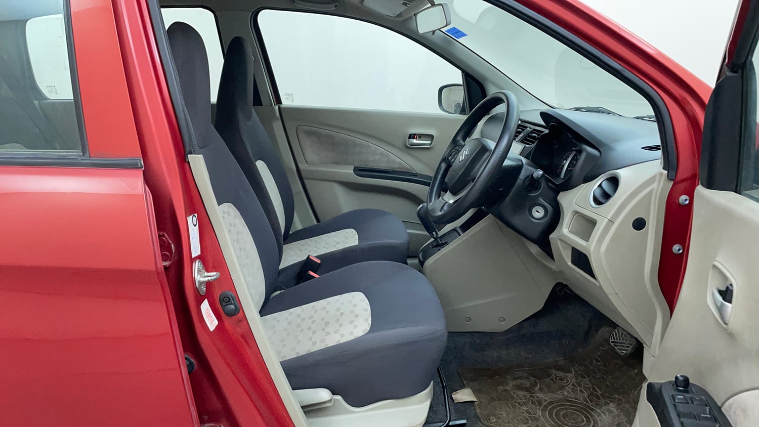 Used 2016 Maruti Suzuki Celerio ZXi AMT Petrol Automatic interior RIGHT SIDE FRONT DOOR CABIN VIEW