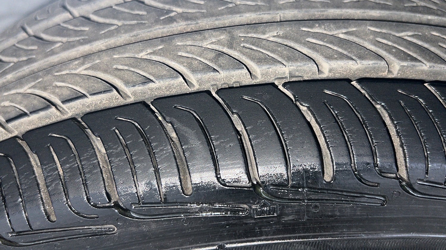 Used 2016 Maruti Suzuki Alto K10 VXi Petrol Manual tyres LEFT FRONT TYRE TREAD VIEW