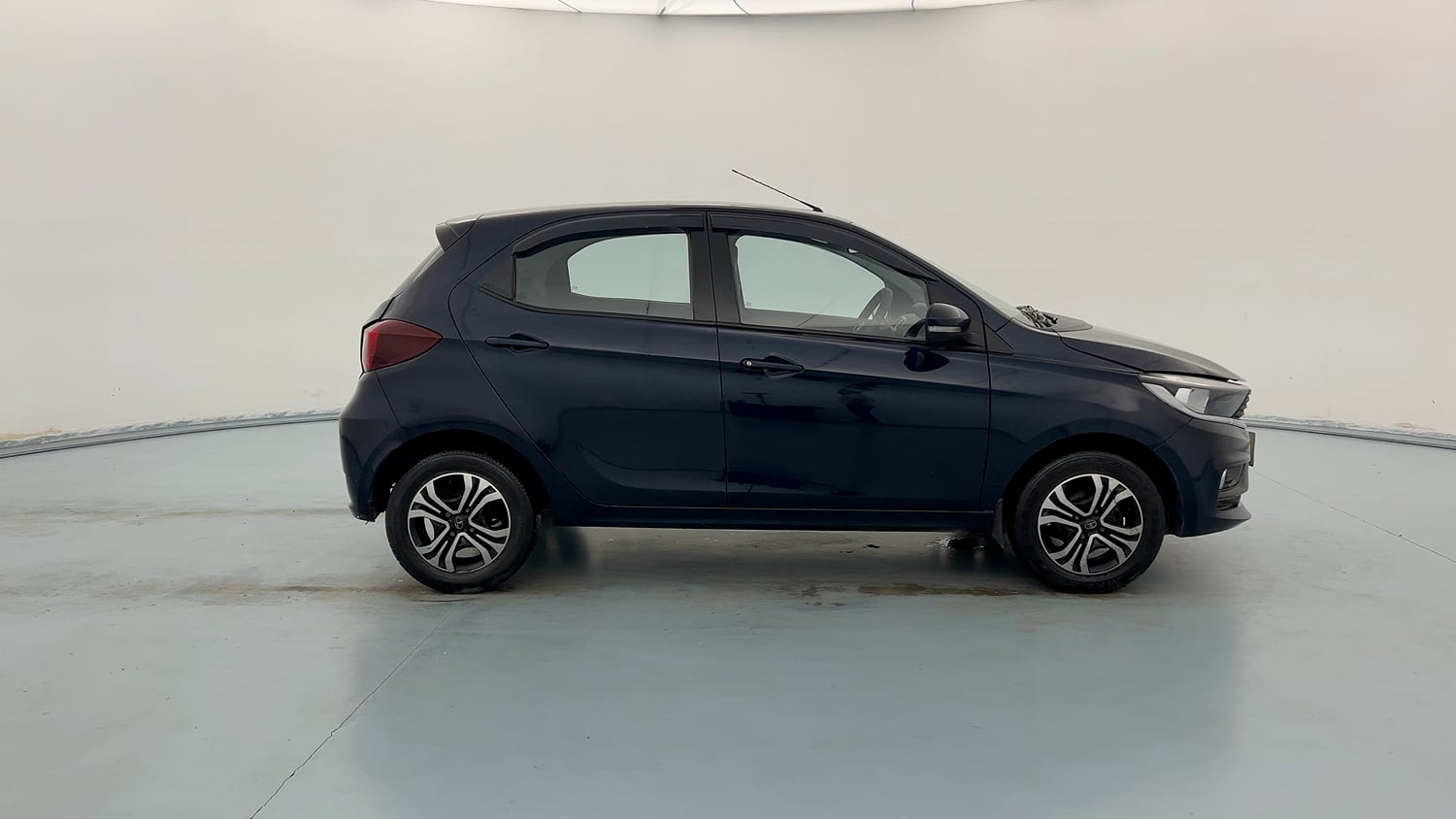Used 2022 Tata Tiago XZ Petrol Manual exterior RIGHT SIDE VIEW