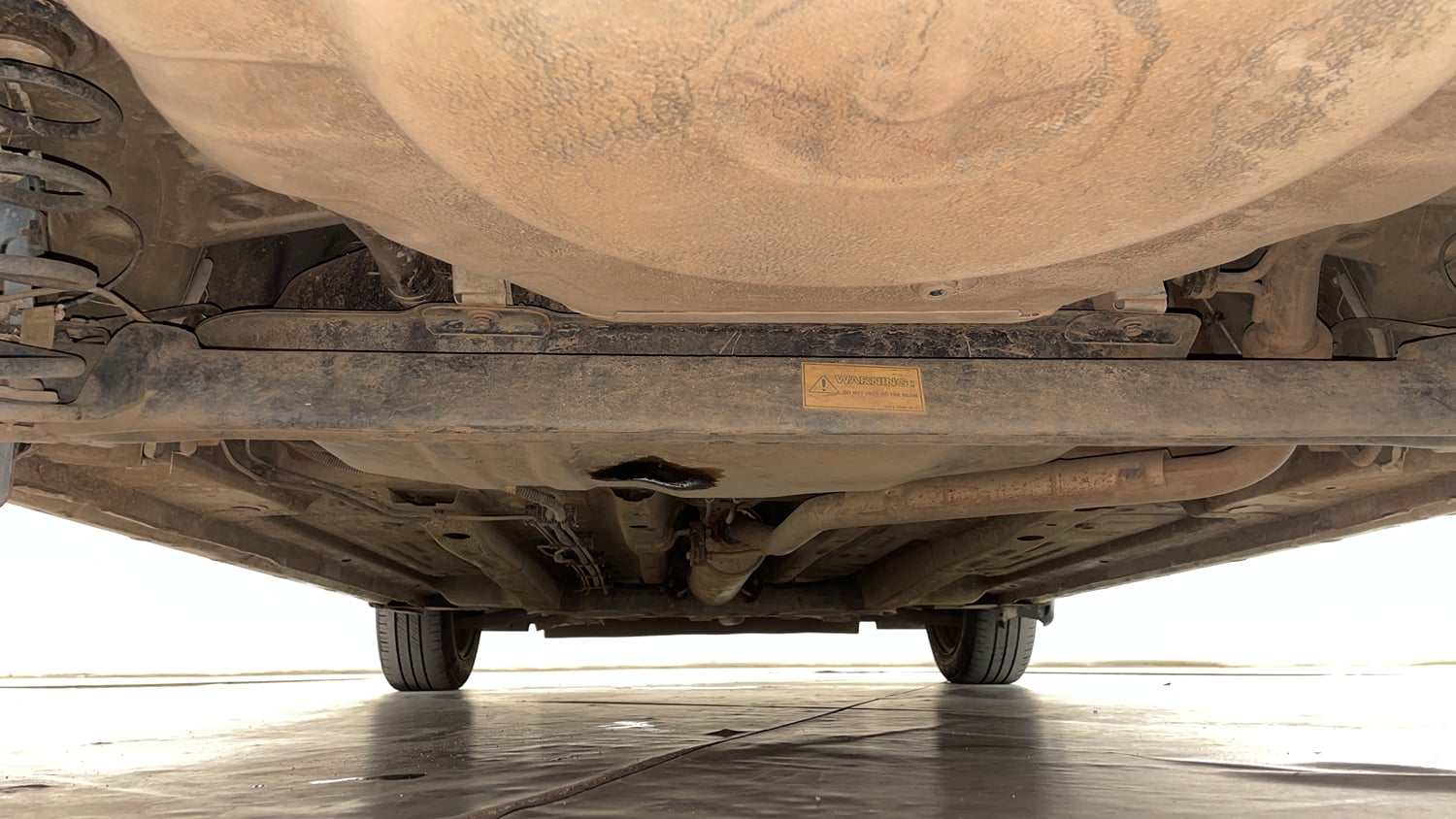 Used 2024 Tata Altroz XM Plus (S) Petrol Manual extra REAR UNDERBODY VIEW (TAKEN FROM REAR)