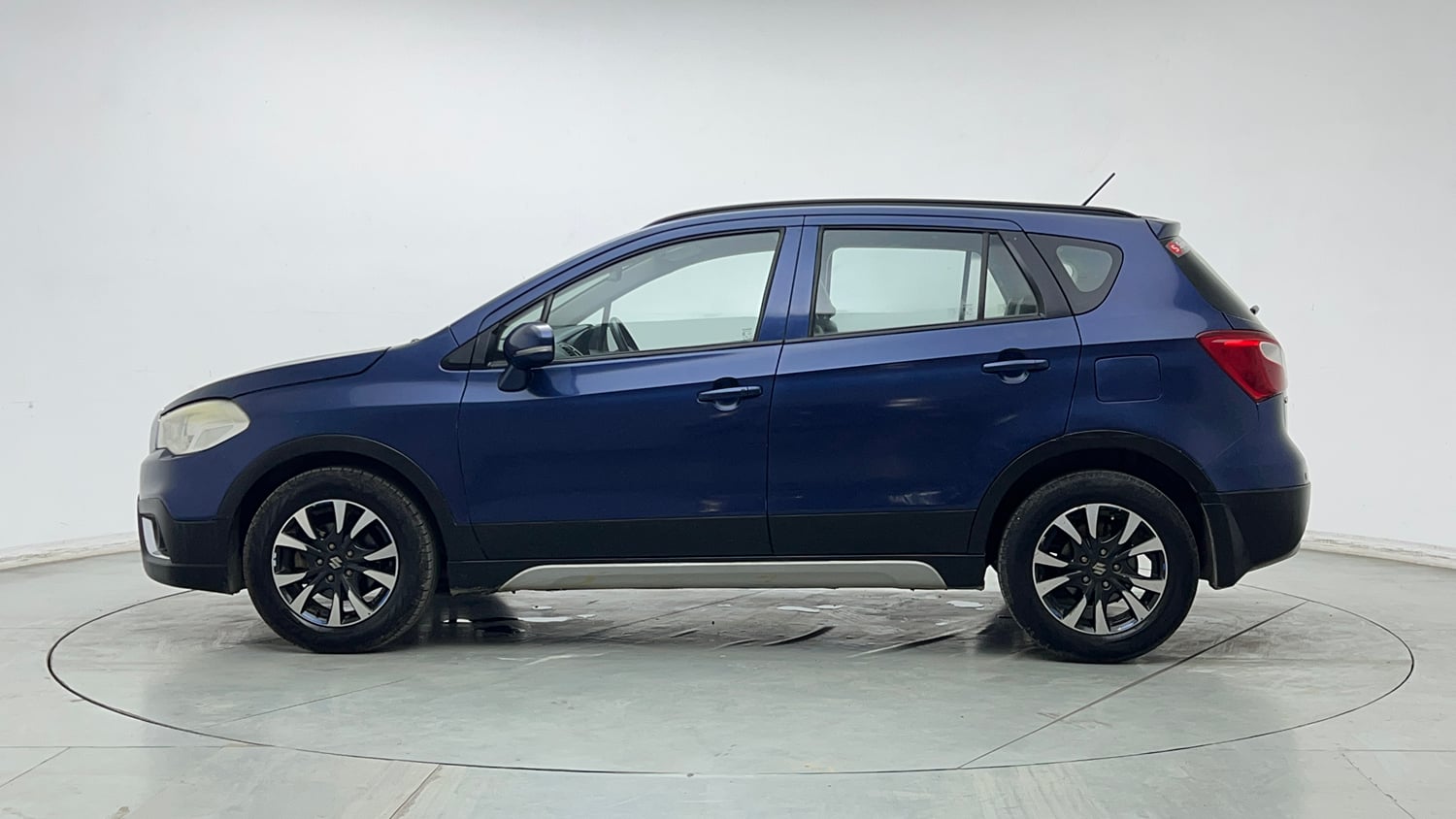 Used 2018 Maruti Suzuki S-Cross Zeta 1.3 Diesel Manual exterior LEFT SIDE VIEW
