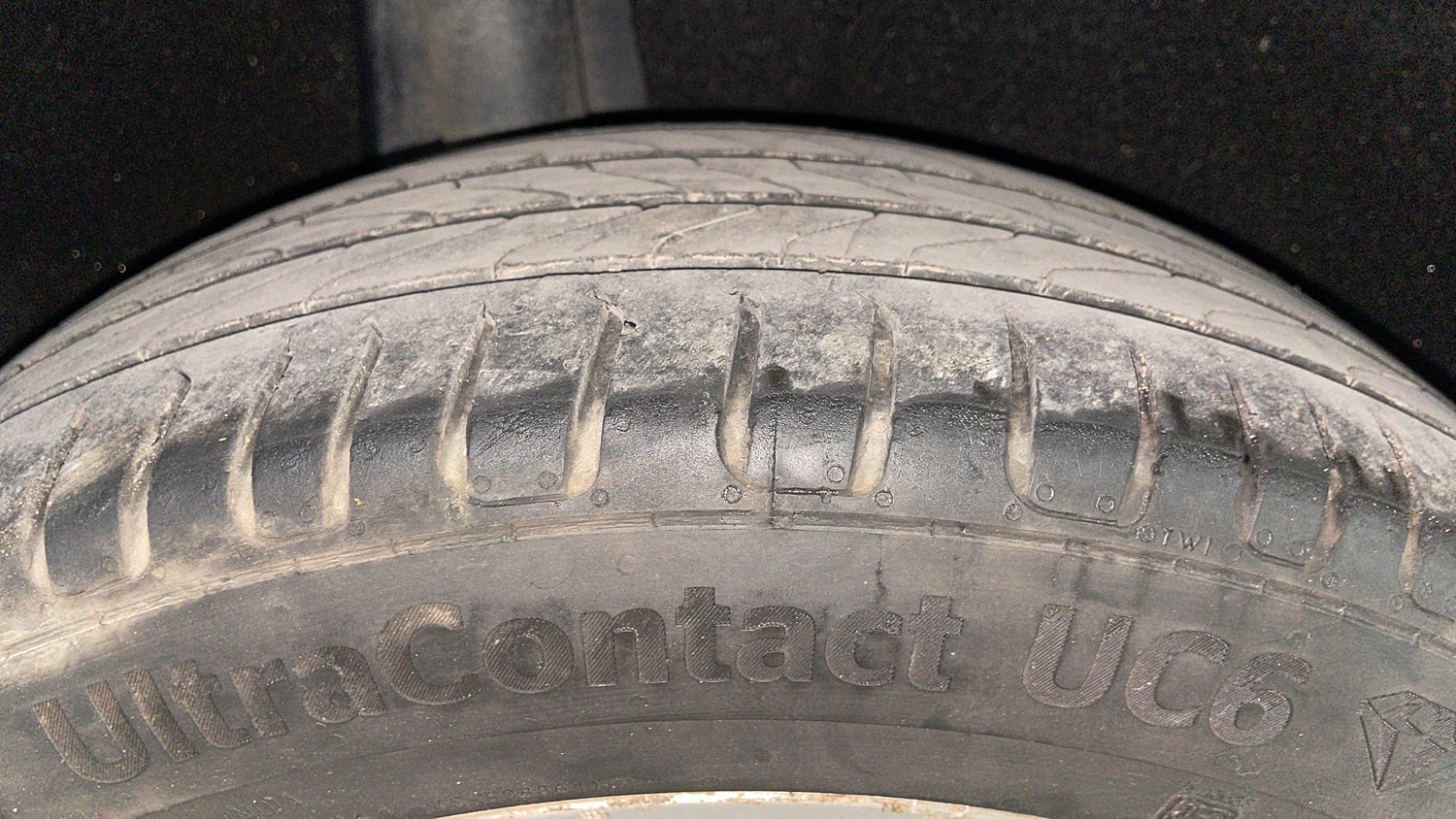 Used 2016 Maruti Suzuki Baleno Alpha 1.2 Petrol Manual tyres RIGHT REAR TYRE TREAD VIEW