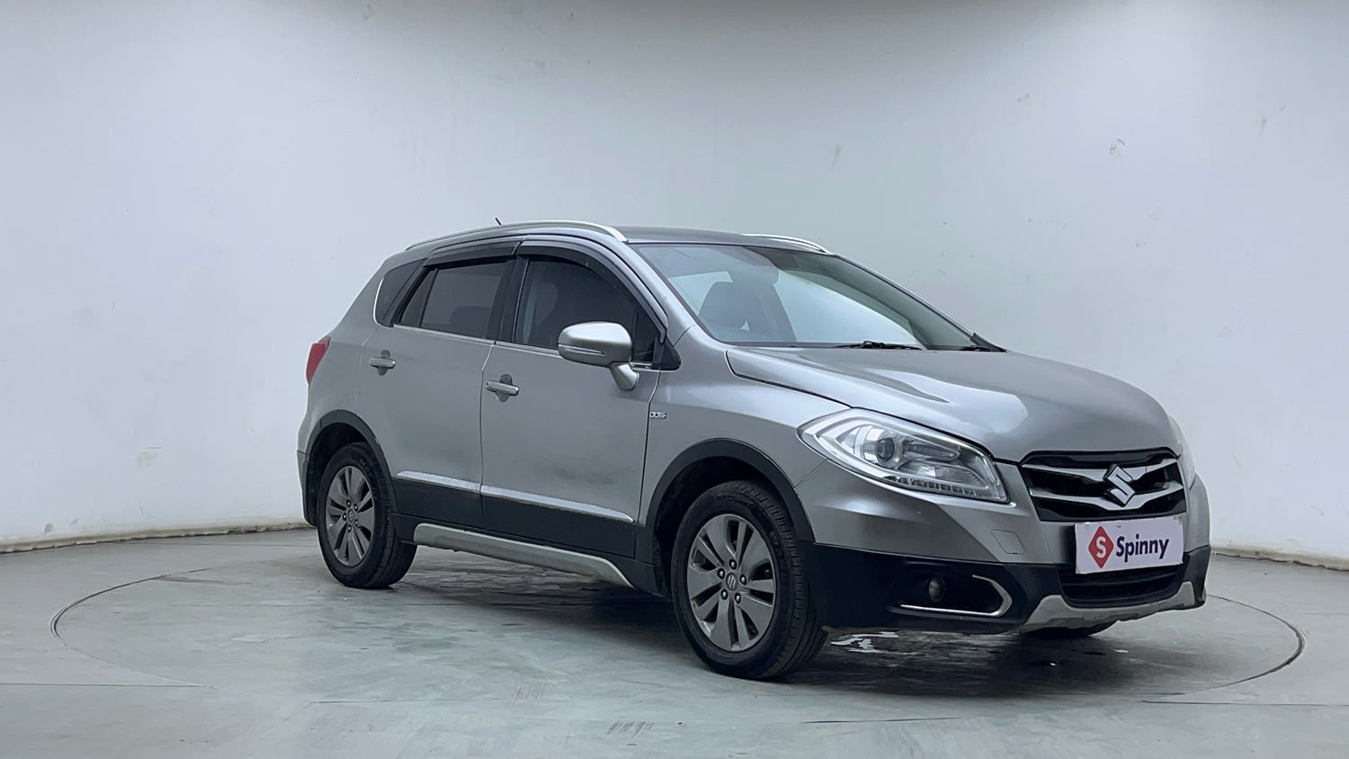 Used 2017 Maruti Suzuki S-Cross Alpha 1.6 Diesel Manual exterior RIGHT FRONT CORNER VIEW