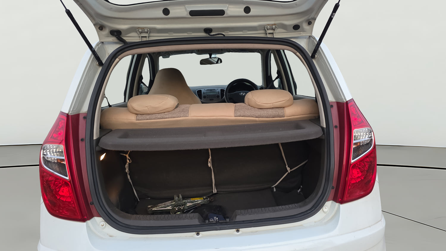 Used 2013 Hyundai i10 Sportz 1.2 Kappa2 Petrol Manual interior DICKY INSIDE VIEW