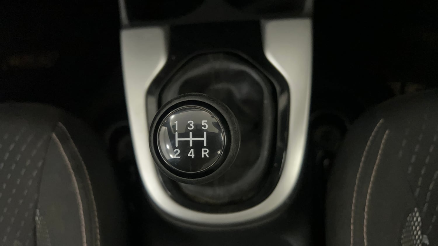 Used 2017 Honda WR-V VX MT Petrol Petrol Manual interior GEAR  KNOB VIEW