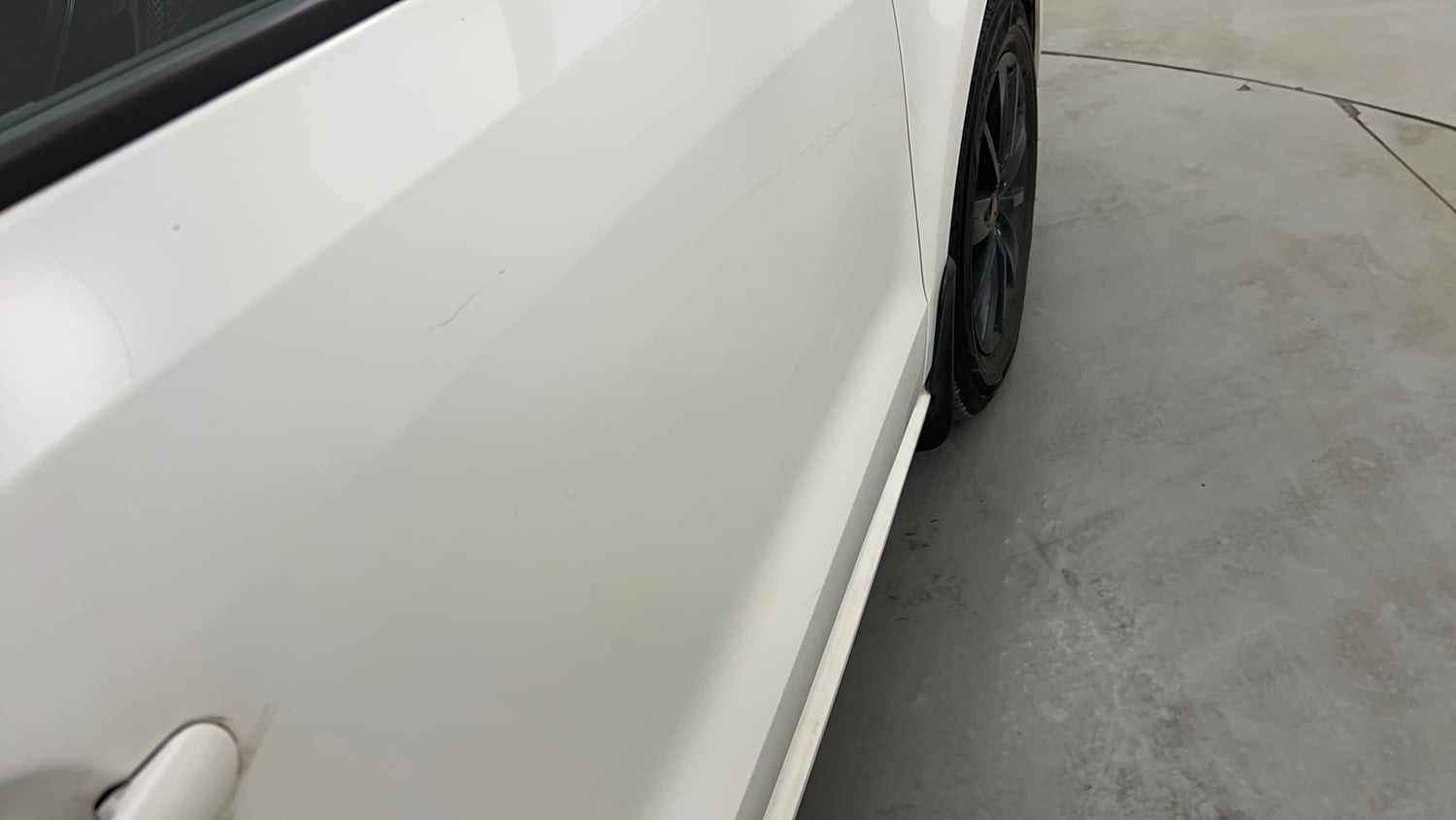 Used 2016 Volkswagen Polo Highline1.2L (P) Petrol Manual dents MINOR SCRATCH