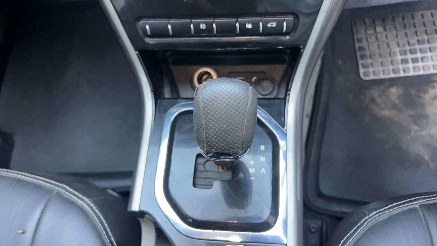 Used 2020 Tata Nexon XZA Plus Petrol Petrol Automatic interior GEAR  KNOB VIEW