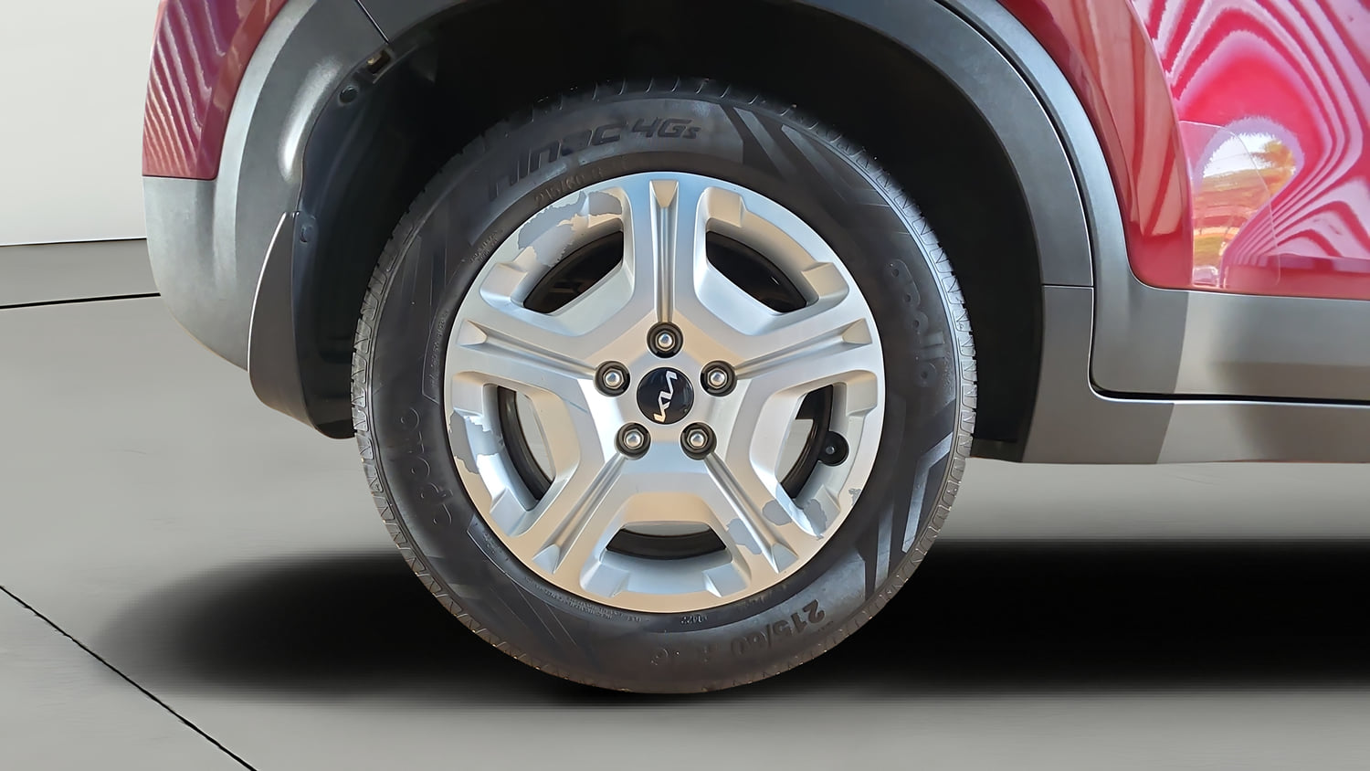 Used 2022 Kia Sonet HTK Plus 1.2 Petrol Manual tyres RIGHT REAR TYRE RIM VIEW