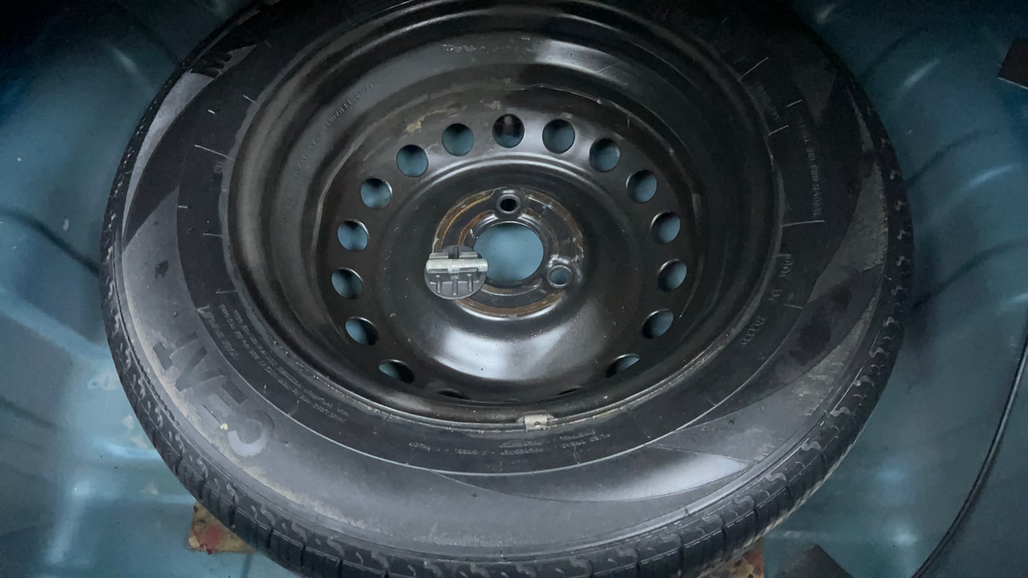 Used 2020 Renault Kwid RXL 1.0 AMT Petrol Automatic tyres SPARE TYRE VIEW