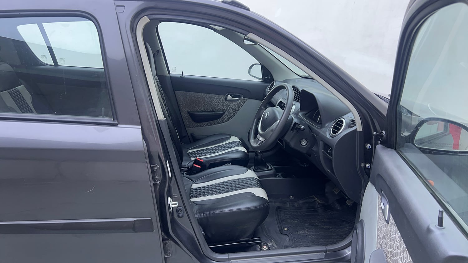 Used 2017 Maruti Suzuki Alto 800 VXi (O) Petrol Manual interior RIGHT SIDE FRONT DOOR CABIN VIEW