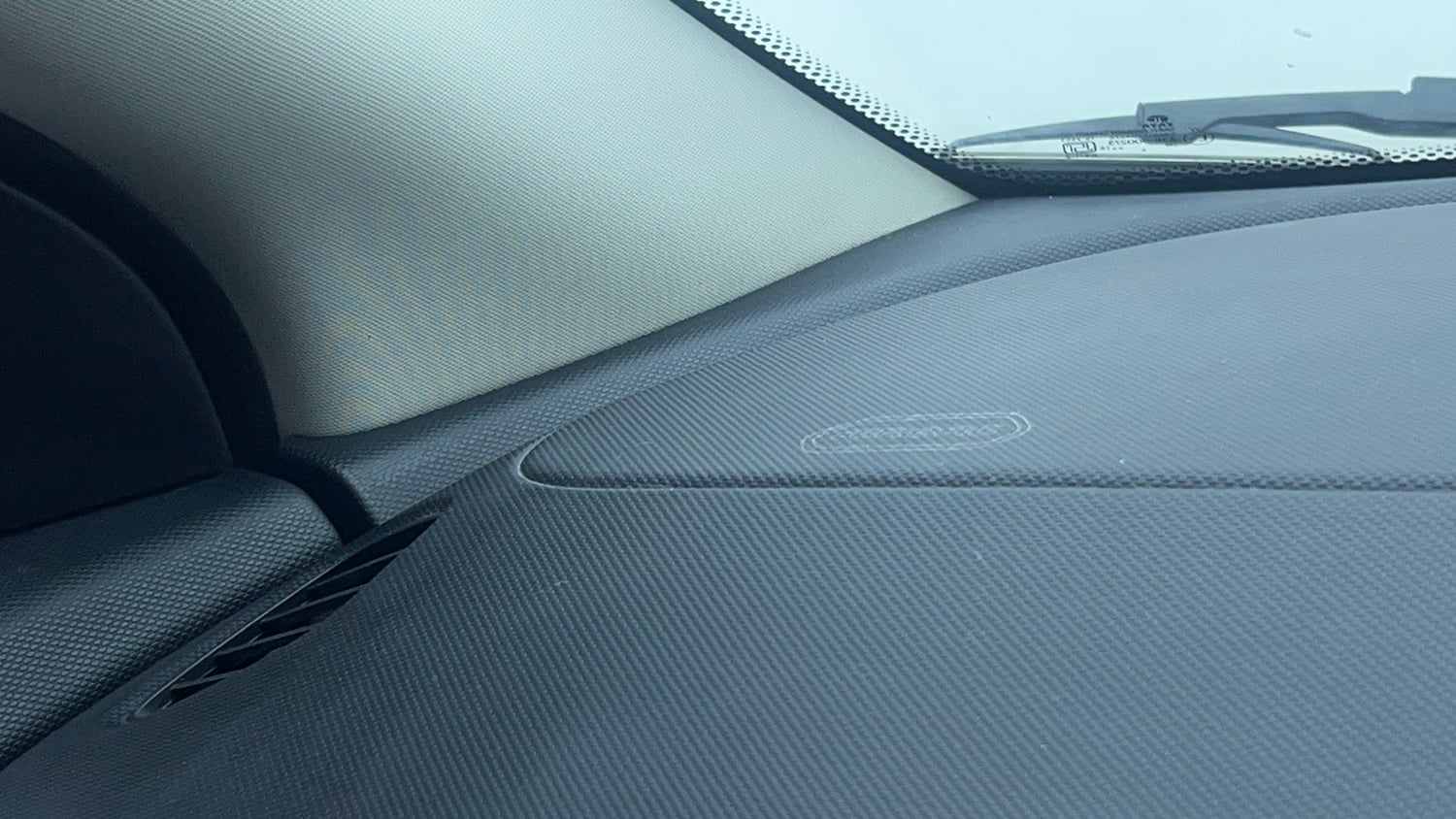 Used 2018 Tata Nexon XZA Plus Diesel Diesel Automatic top_features Airbags