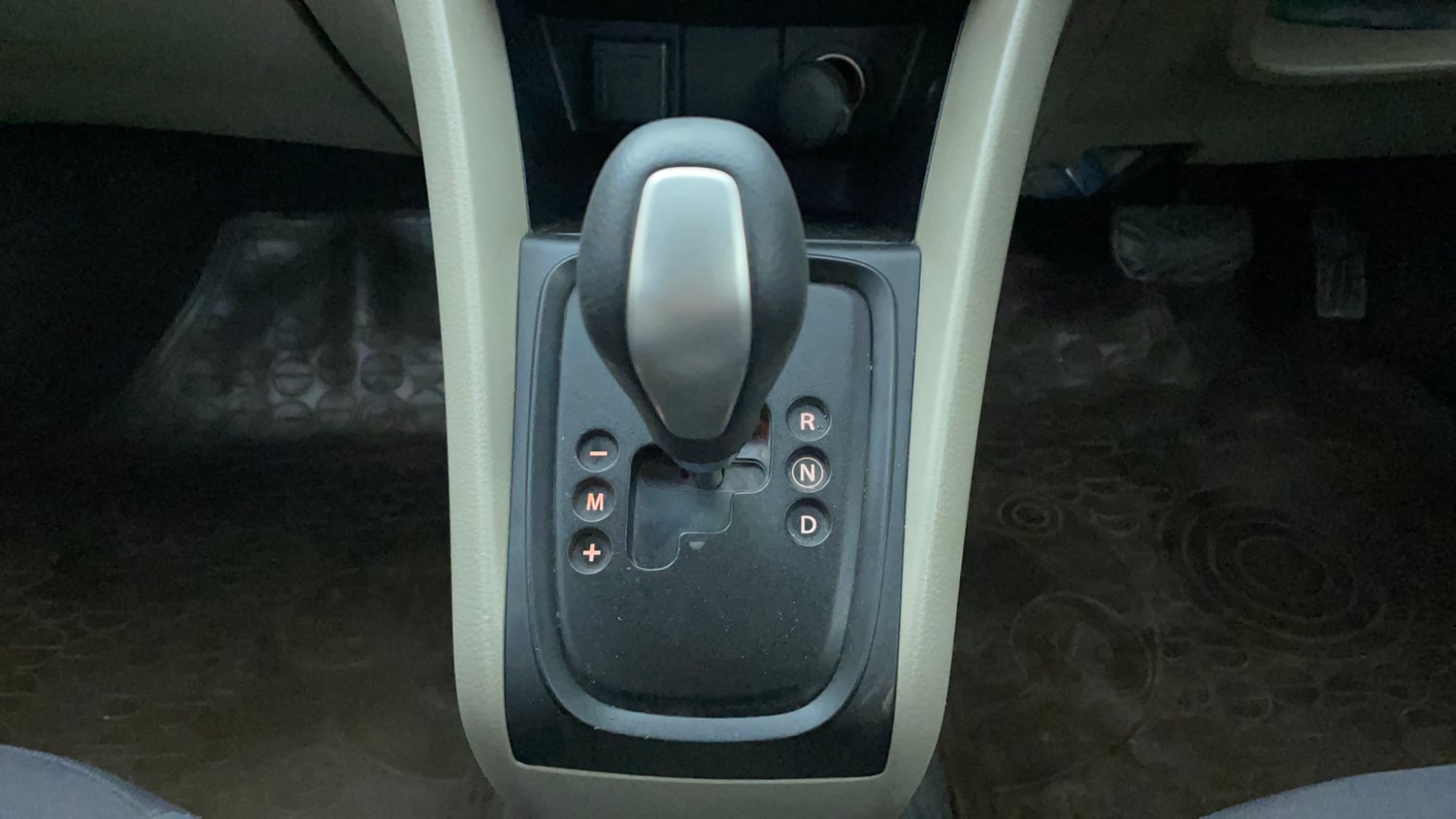 Used 2016 Maruti Suzuki Celerio ZXi AMT Petrol Automatic interior GEAR  KNOB VIEW