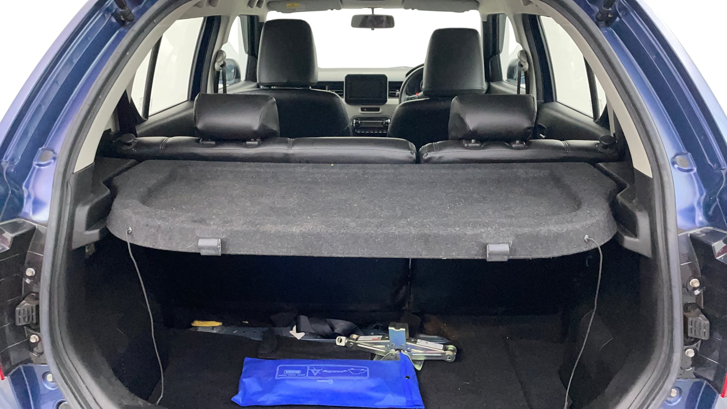 Used 2020 Maruti Suzuki Ignis Alpha 1.2 AMT Petrol Automatic interior DICKY INSIDE VIEW