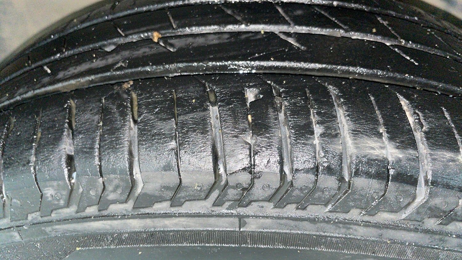 Used 2023 Tata Punch Adventure Rhythm Pack MT Petrol Manual tyres LEFT FRONT TYRE TREAD VIEW