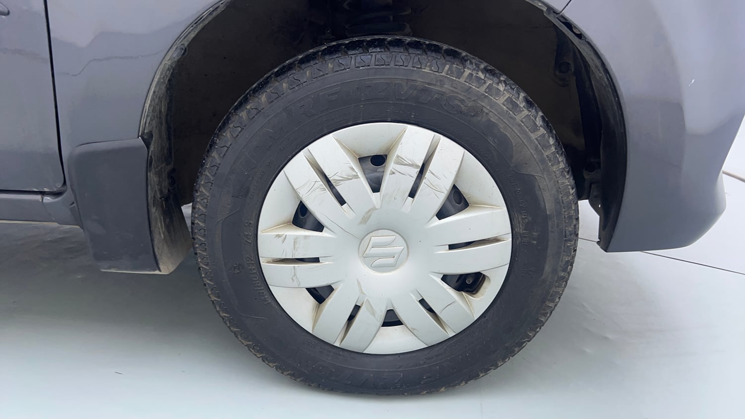 Used 2017 Maruti Suzuki Alto 800 VXi (O) Petrol Manual tyres RIGHT FRONT TYRE RIM VIEW