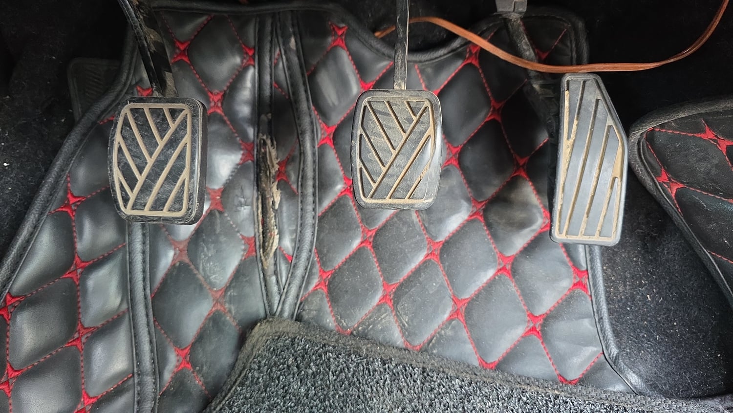 Used 2023 Toyota Glanza V Petrol Manual interior PEDALS VIEW
