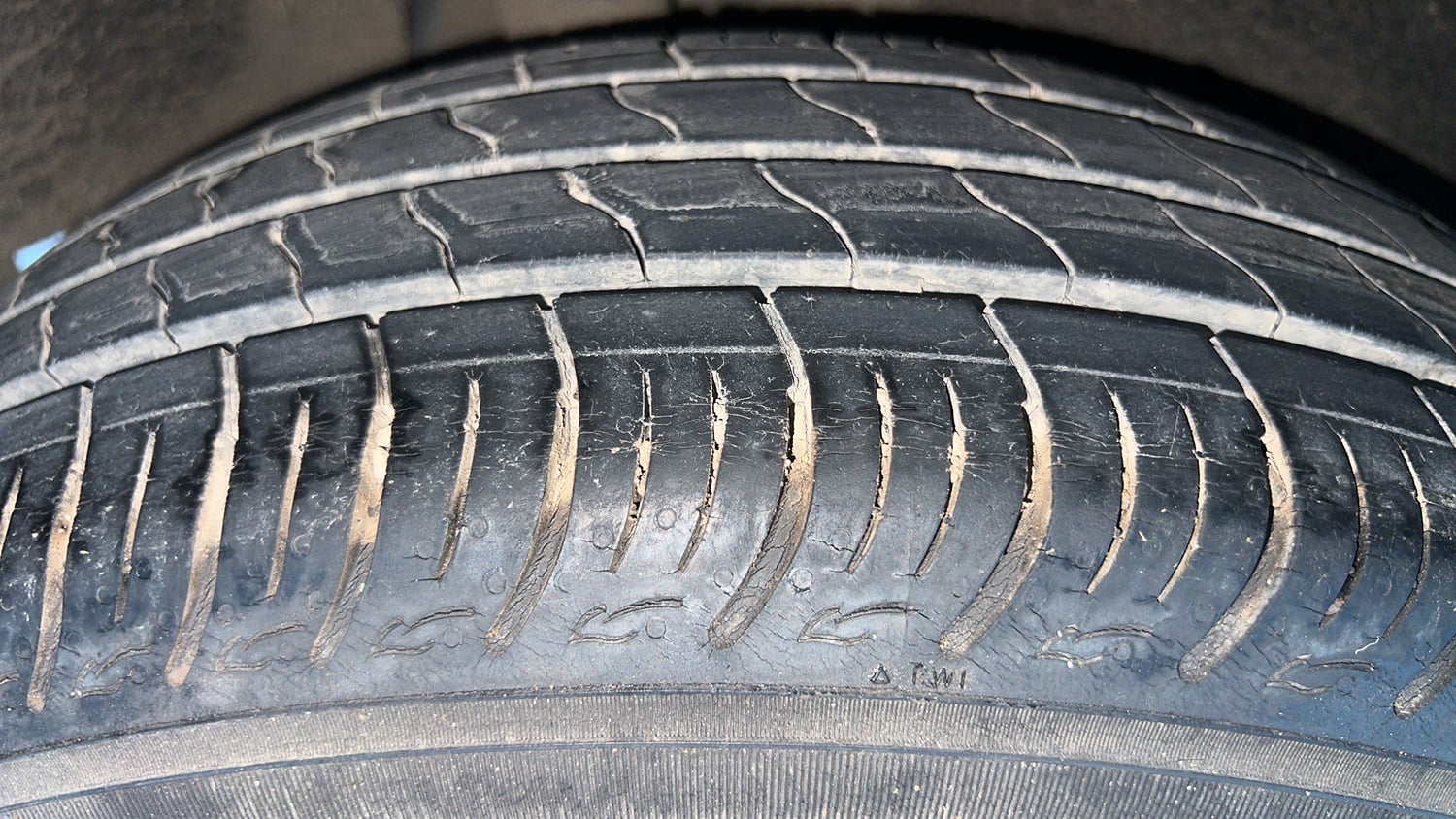 Used 2021 Maruti Suzuki Baleno Sigma Petrol Manual tyres RIGHT REAR TYRE TREAD VIEW