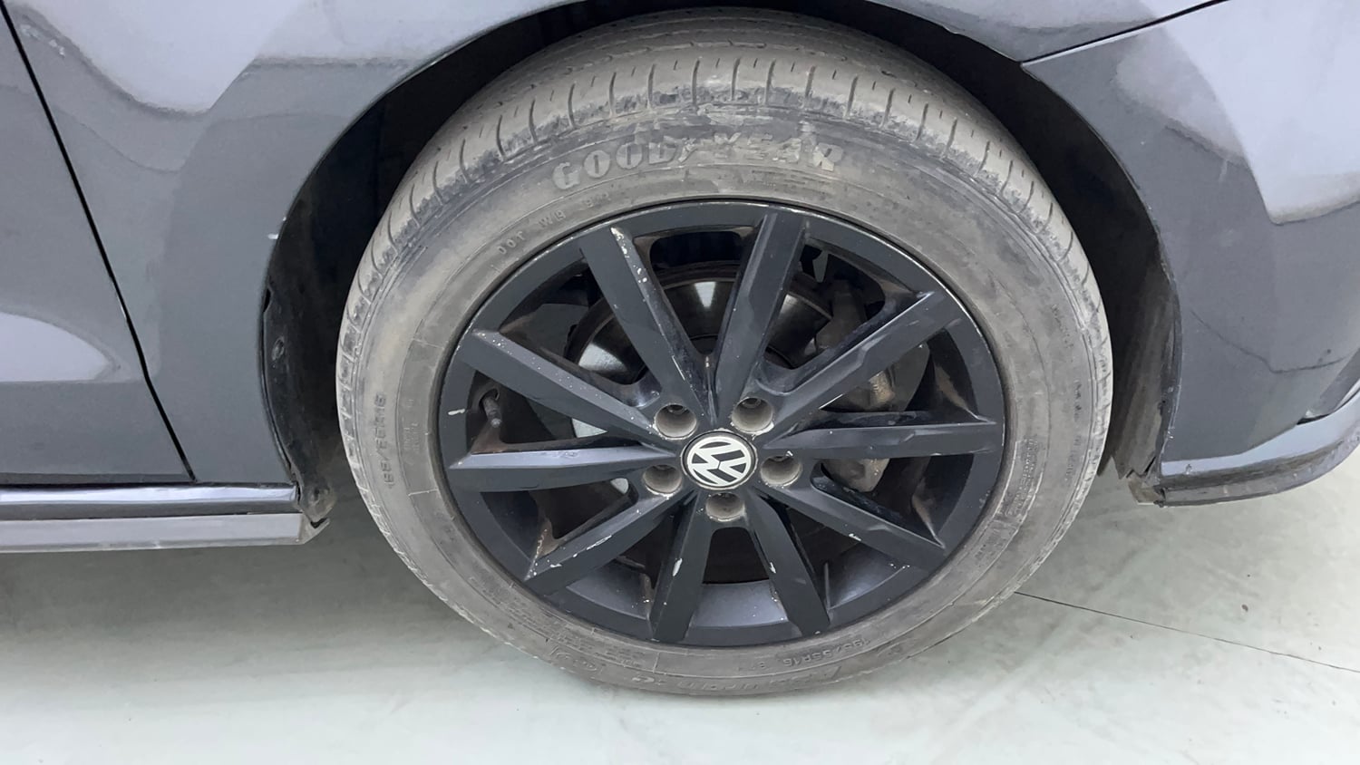 Used 2023 Volkswagen Vento Highline Plus 1.0L TSI Automatic Petrol Automatic tyres RIGHT FRONT TYRE RIM VIEW