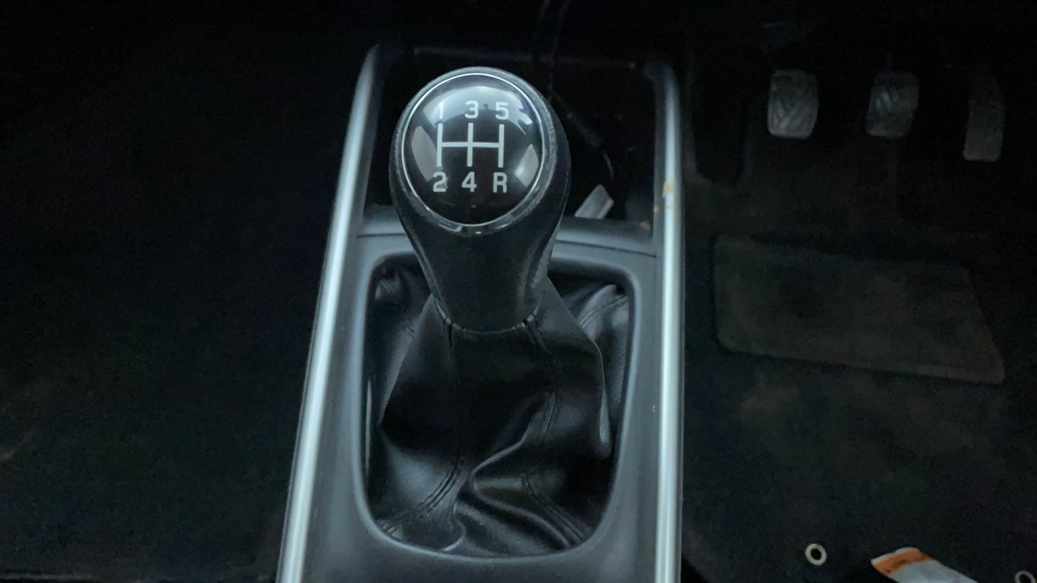 Used 2018 Maruti Suzuki Baleno Delta 1.2 Petrol Manual interior GEAR  KNOB VIEW