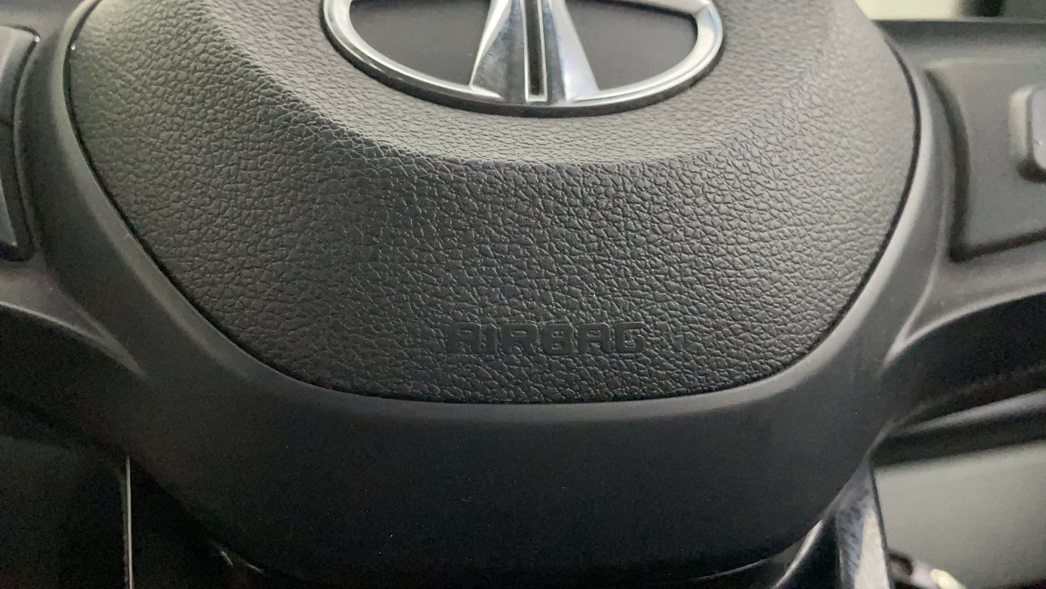 Used 2020 Tata Tiago Revotron XZ Petrol Manual top_features Airbags