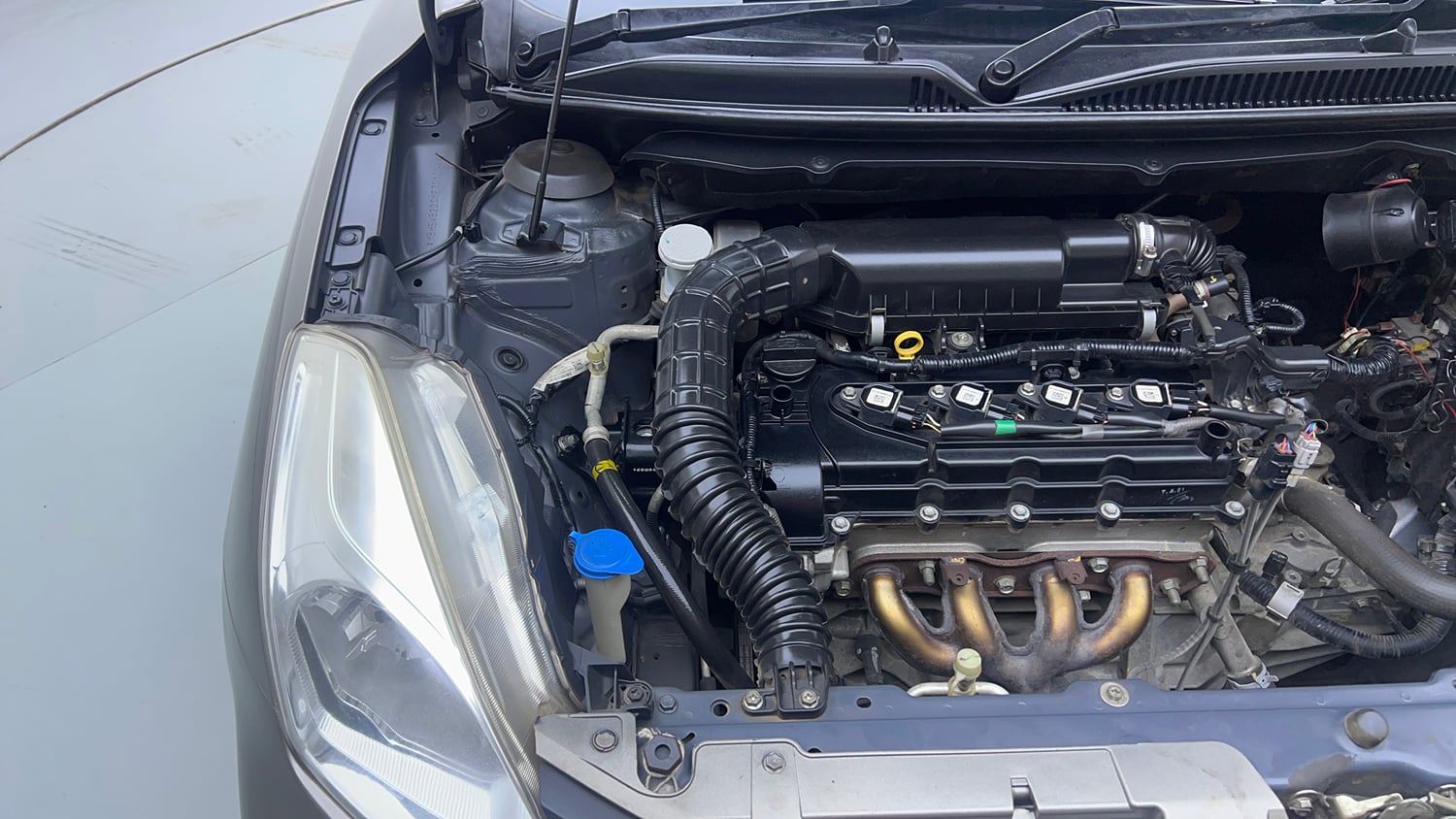 Used 2021 Maruti Suzuki Baleno Sigma Petrol Manual engine ENGINE RIGHT SIDE VIEW