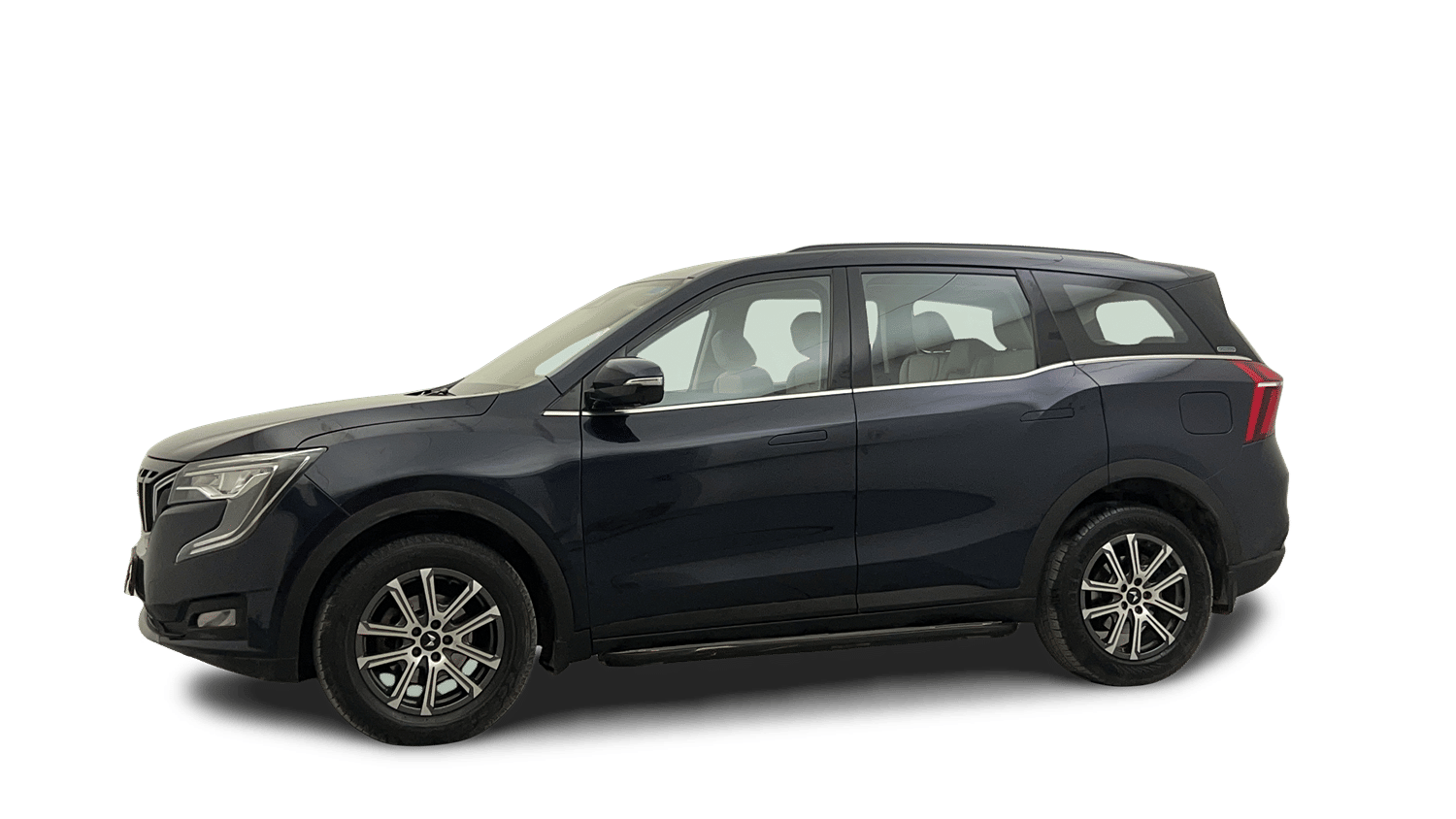 Used 2024 Mahindra XUV700 AX 7 Luxury Pack Petrol AT 7 STR Petrol Automatic Image