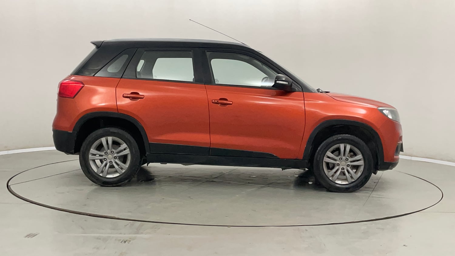 Used 2017 Maruti Suzuki Vitara Brezza ZDi+ Dual Tone Diesel Manual exterior RIGHT SIDE VIEW