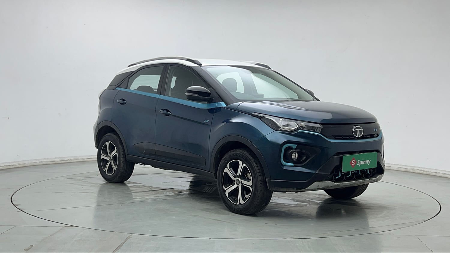 Used 2021 Tata Nexon EV XZ Plus Electric Automatic exterior RIGHT FRONT CORNER VIEW