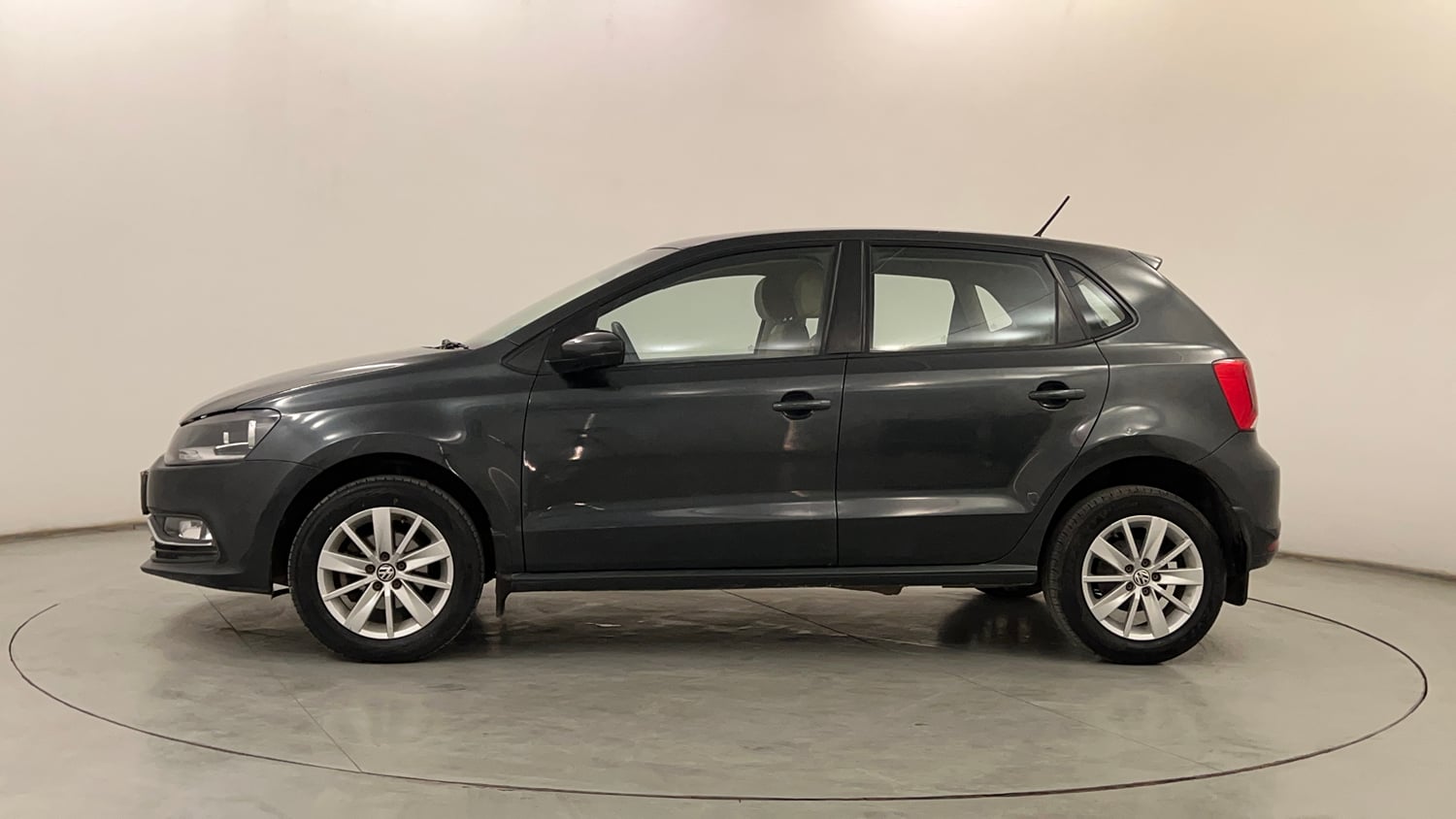 Used 2016 Volkswagen Polo Highline1.2L (P) Petrol Manual exterior LEFT SIDE VIEW