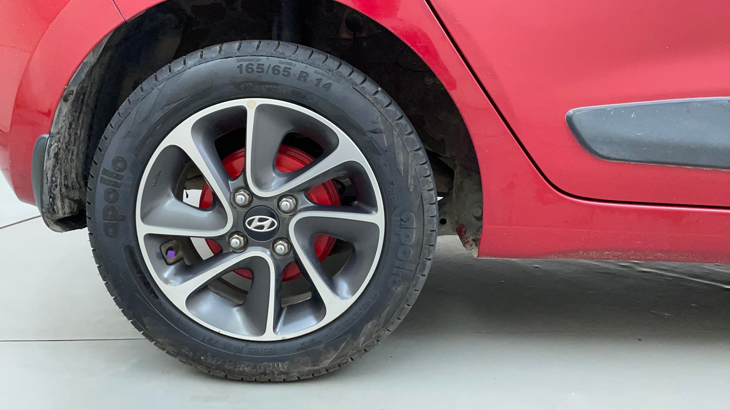 Used 2019 Hyundai Grand i10 Sportz 1.2 Kappa VTVT Petrol Manual tyres RIGHT REAR TYRE RIM VIEW