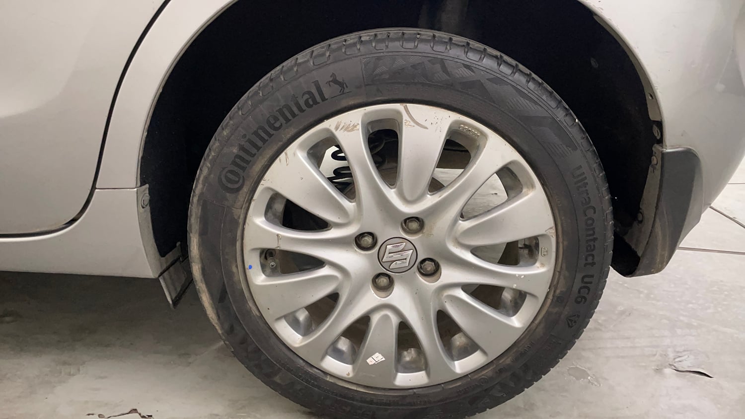 Used 2016 Maruti Suzuki Baleno Alpha 1.2 Petrol Manual tyres LEFT REAR TYRE RIM VIEW