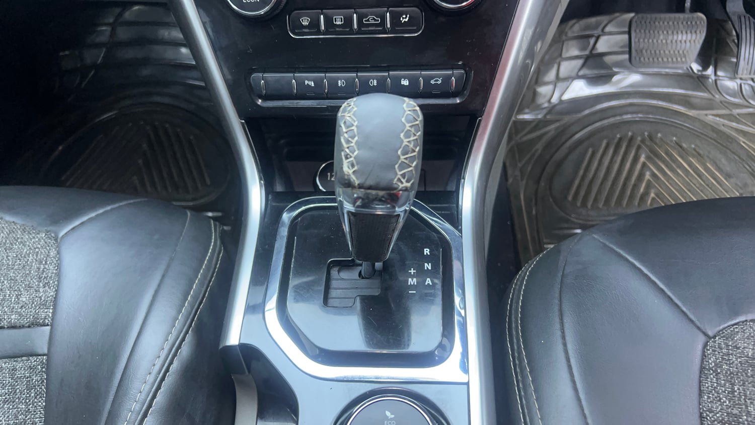 Used 2018 Tata Nexon XZA Plus Diesel Diesel Automatic interior GEAR  KNOB VIEW