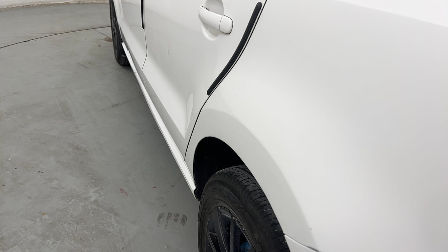Used 2016 Volkswagen Polo Highline1.2L (P) Petrol Manual dents MINOR SCRATCH