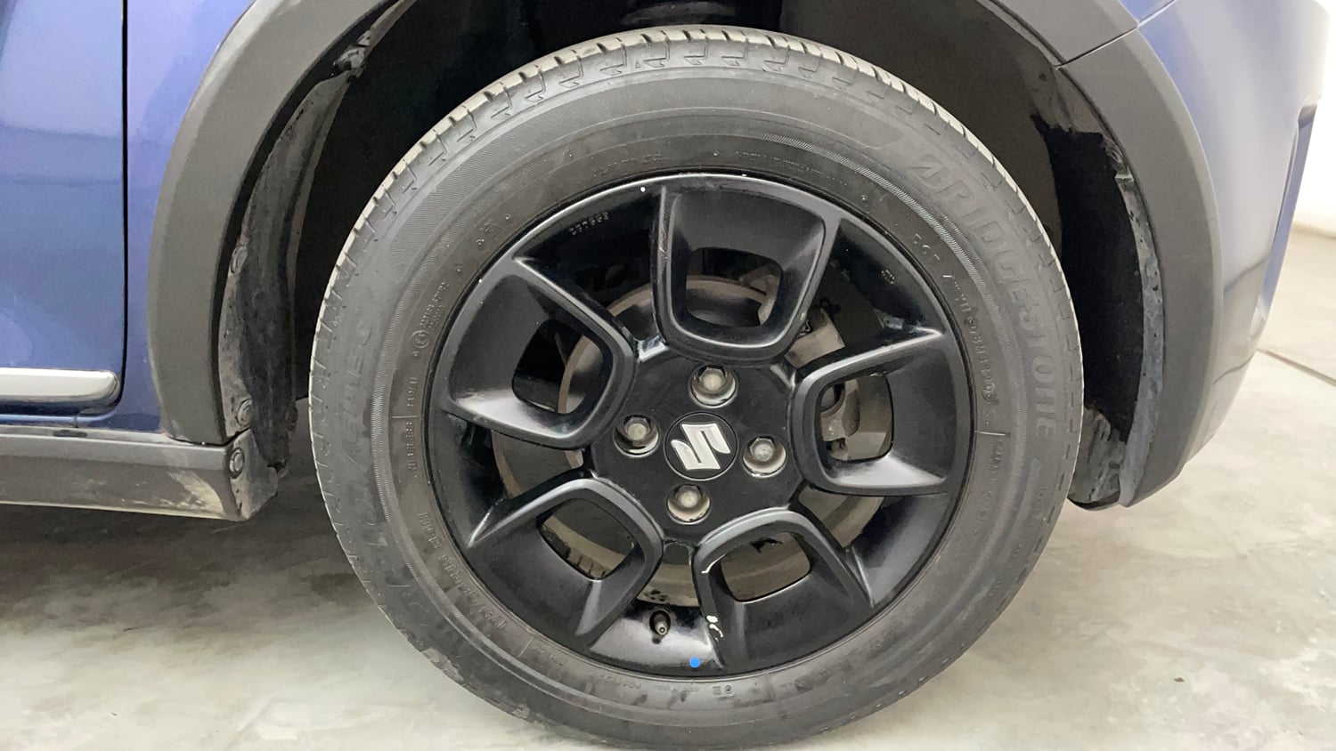 Used 2020 Maruti Suzuki Ignis Alpha 1.2 AMT Petrol Automatic tyres RIGHT FRONT TYRE RIM VIEW